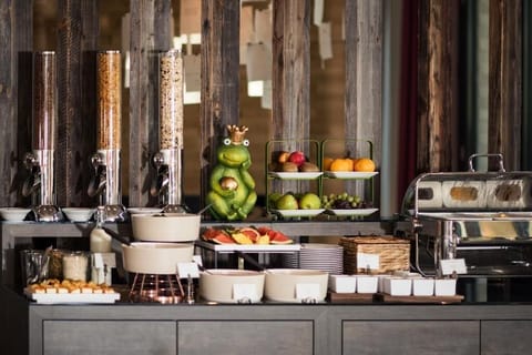 Daily buffet breakfast for a fee
