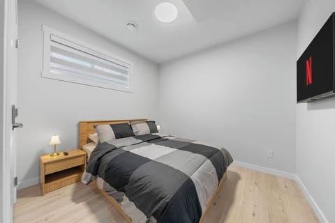 A calm and inviting room designed for a restful stay.