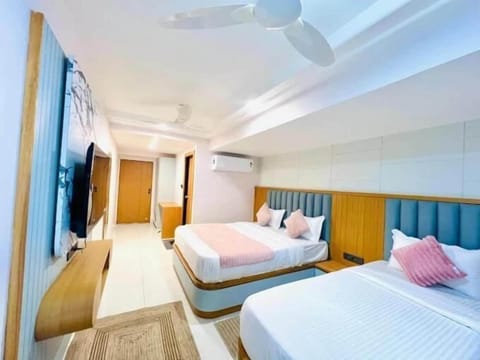 Luxury Triple Room, City View | Iron/ironing board, free WiFi