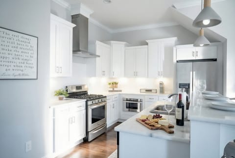 Step into this stunning kitchen, perfect for gatherings and culinary adventures! With its chic design and spacious layout, it’s an ideal setting for your Nashville getaway. Experience the comfort of Misfit Homes—book your stay today!