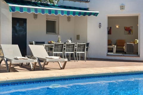 Outdoor dining area