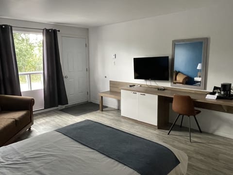 Standard Room, 1 Double Bed, Non Smoking | Desk, rollaway beds (free), WiFi (free), bed sheets