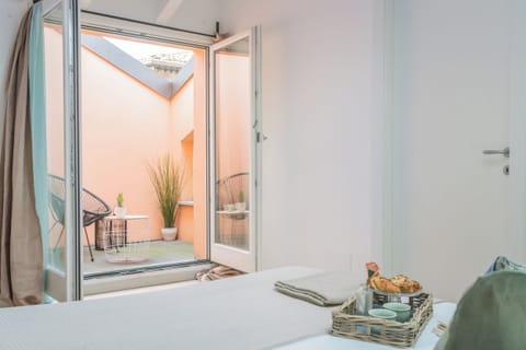 Apartment (1 Bedroom) | 1 bedroom, iron/ironing board, bed sheets