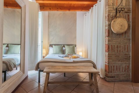 Apartment (1 Bedroom) | 1 bedroom, iron/ironing board, bed sheets