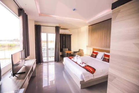 Standard King Room | Desk, rollaway beds, free WiFi, bed sheets