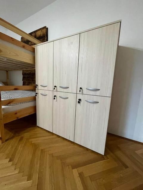 Shared Dormitory | WiFi (free)