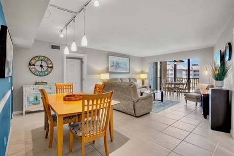 Harbor Towers Unit 415 by Tropical Sands Accommodations