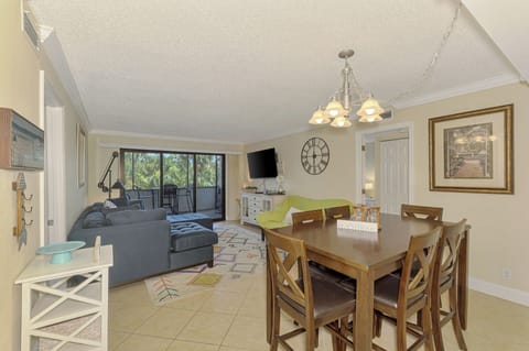 Open-concept Dining and Living Area