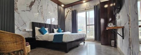 Deluxe Room | Free WiFi