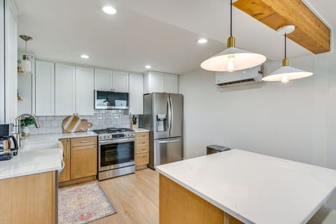 Open-Concept Kitchen | Large Island & Custom Cabinetry