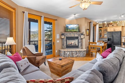 Relaxing Mountain Living Space