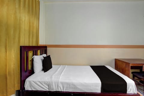 Basic Single Room | Desk, WiFi (free), bed sheets