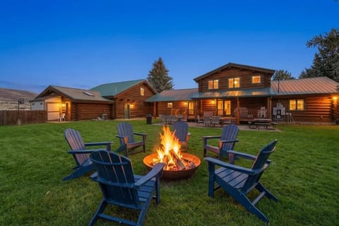 The fire pit and outdoor seating