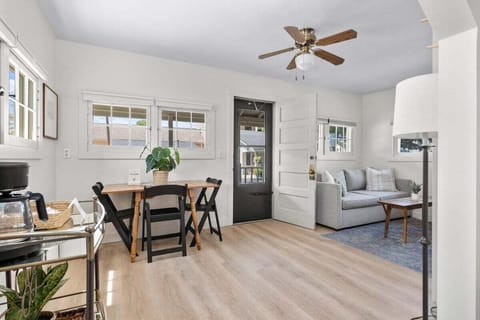 Bright, airy, and effortlessly cozy ✨
An open space to gather, unwind, and make yourself right at home by the lake.