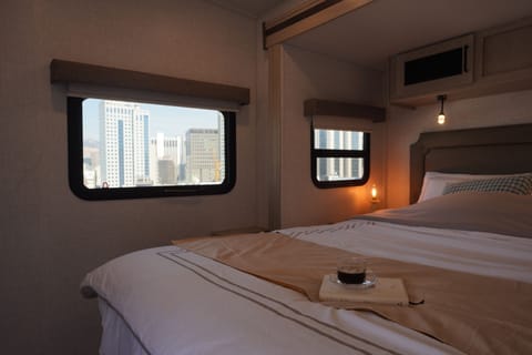 Mobile Home, 1 Queen Bed, Non Smoking, City View | Free WiFi, bed sheets