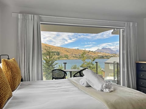 Wake up to lake and mountain views