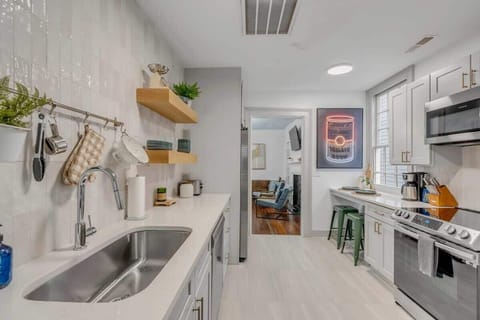 Fully equipped kitchen with everything you need to cook a meal!