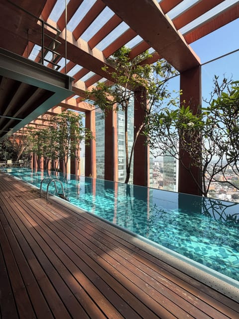 Exercise/lap pool
