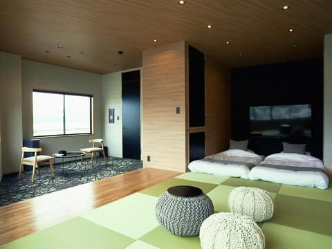 Modern Japanese-Style Room for 4 Guests, Non-Smoking, Harbor View | WiFi (free)