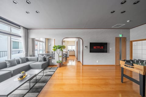 Apartment | Game room