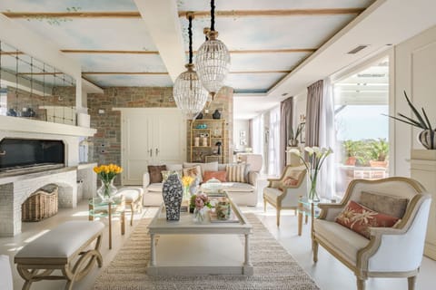 House | 9 bedrooms