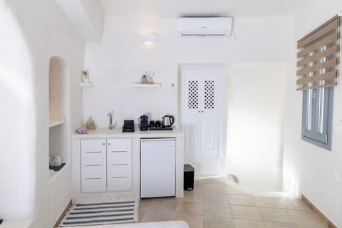 Panoramic Suite, Hot Tub, Sea View | Private kitchenette | Espresso maker, coffee/tea maker, electric kettle