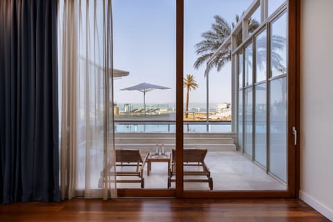 Royal Villa, Private Pool | Minibar, in-room safe, desk, blackout drapes