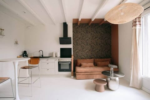 Living room image 1