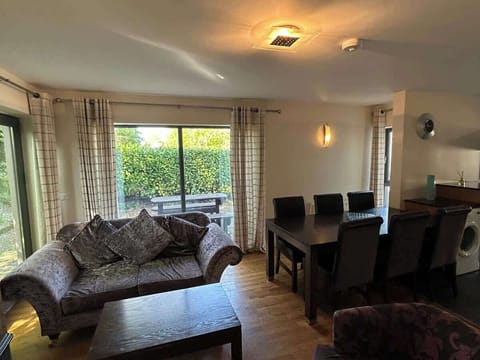 Living Room / Lounge