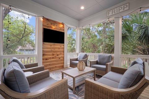 Screened Lounging Porch