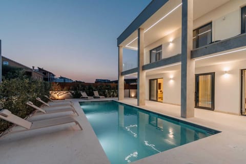 Holiday Home Swimming Pool