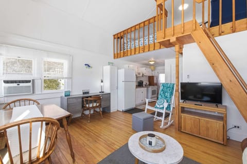 Lakefront Cottage #5 | Dock | Mtn & Lake Views
Summary
Cottage Five is a one-of-a-kind waterfront retreat with some of the most jaw-dropping lake views on the entire property. Floor-to-ceiling windows frame Newfound Lake and the surrounding mountains