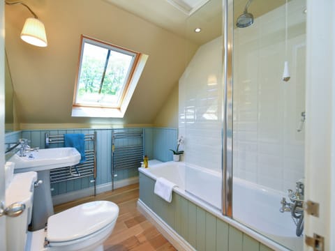 Bathroom | Stables Cottage - Corsewall Estate Holiday Cottages, Kirkcolm, near Stranraer