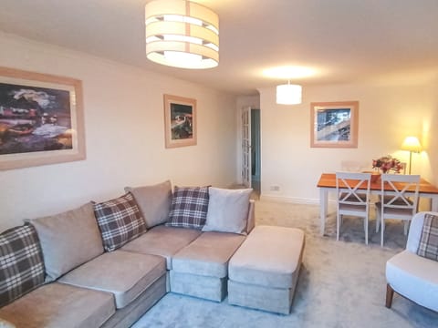 Living room/dining room | Seaside Apartment, Oban