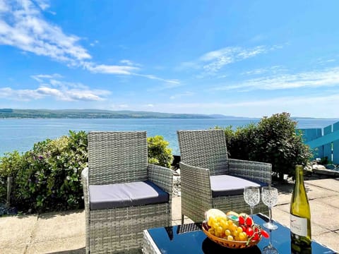 Sitting-out-area | Arthurs Seat, Innellan