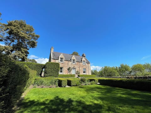 Exterior | Balloan- Balloan Cottage - Balloan, Dornoch