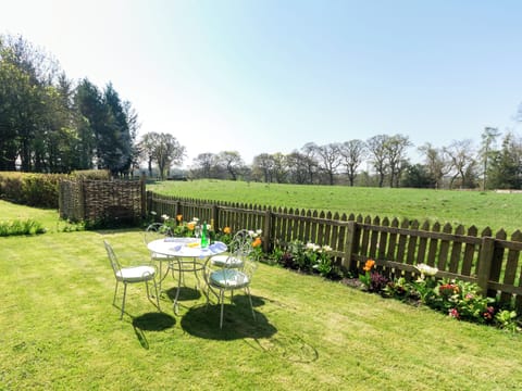 Lovely lawned garden | Bel House - Brinkburn Cottages, Longframlington, near Rothbury