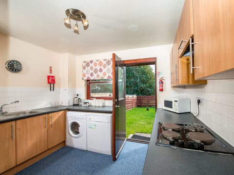 Kitchen | Munro View - Silverglades Holiday Homes, Aviemore