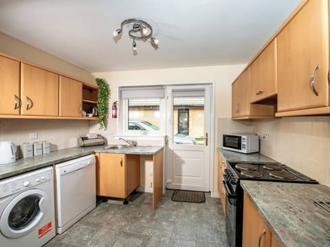 Kitchen | Birchwood Cottage, Aviemore