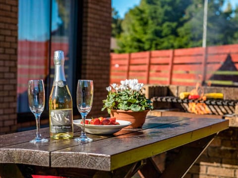 Sitting-out-area | The Stag - Silverglades Holiday Homes, Aviemore