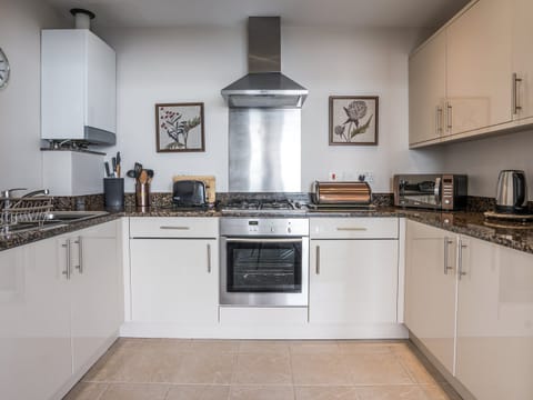 Kitchen | Apartment 3 - Astor House Holidays, Torquay