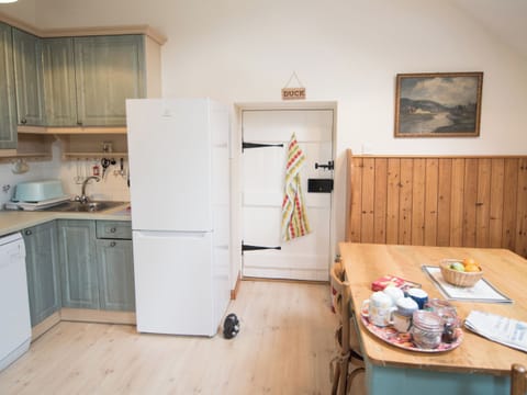 Open plan living space | Coachman&rsquo;s Bothy - Airds Estate, Port Appin