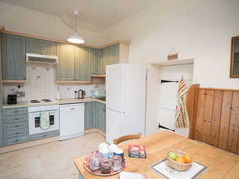 Kitchen area | Coachman&rsquo;s Bothy - Airds Estate, Port Appin