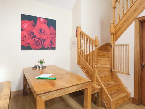 Dining Area | Rose Cottage - Williamscraig Holiday Cottages, Linlithgow