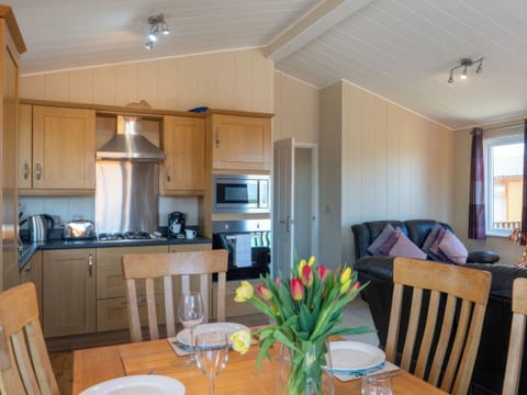 Dining Area | 54 Meadow View - Mullacott Retreats, Ilfracombe