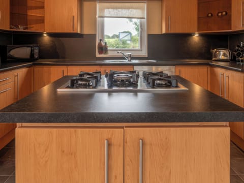 Kitchen | 52 Meadow View - Mullacott Retreats, Ilfracombe