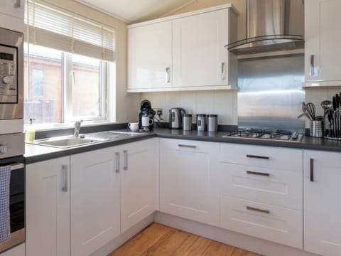 Kitchen | 56 Meadow View - Mullacott Retreats, Ilfracombe