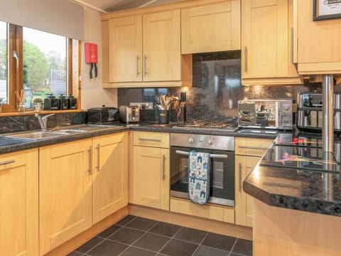 Kitchen | 31 Ocean Terrace - Mullacott Retreats, Ilfracombe