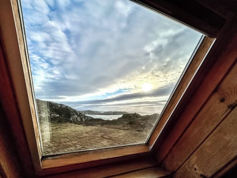 Beautiful sea views, even from your bed | Orchid Cottage - Cathair Dhubh Estate, Clachtoll, near Lochinver
