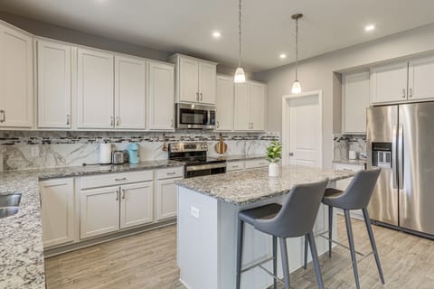 Kitchen | Breakfast Bar | 1st Floor